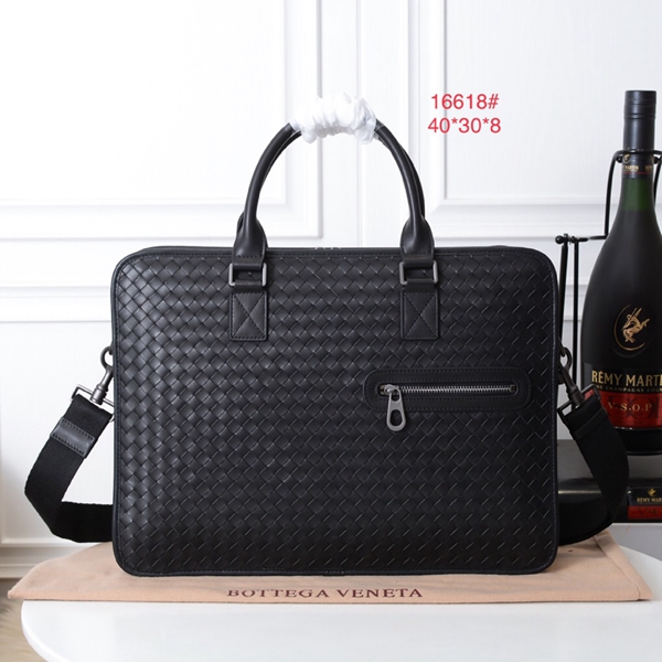 ボッテガヴェネタバッグ正面デザイン